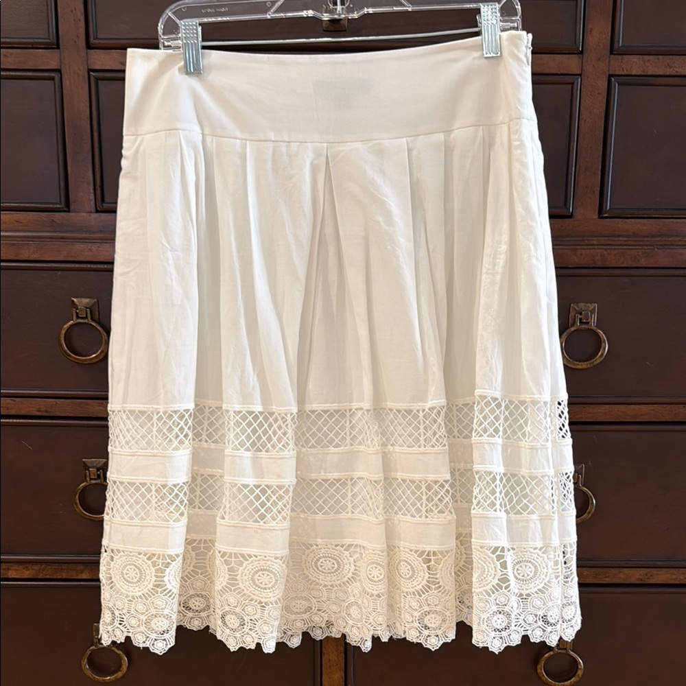 Ann Taylor White Full White Cotton Skirt with Crochet Lace Knee Length